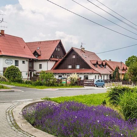 Hotel U Lip Trojanovice Frenštát pod Radhoštěm Kültér fotó