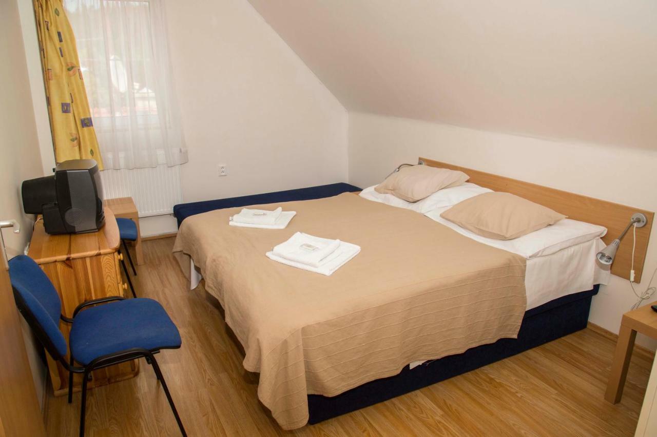 Hotel U Lip Trojanovice Frenštát pod Radhoštěm Kültér fotó
